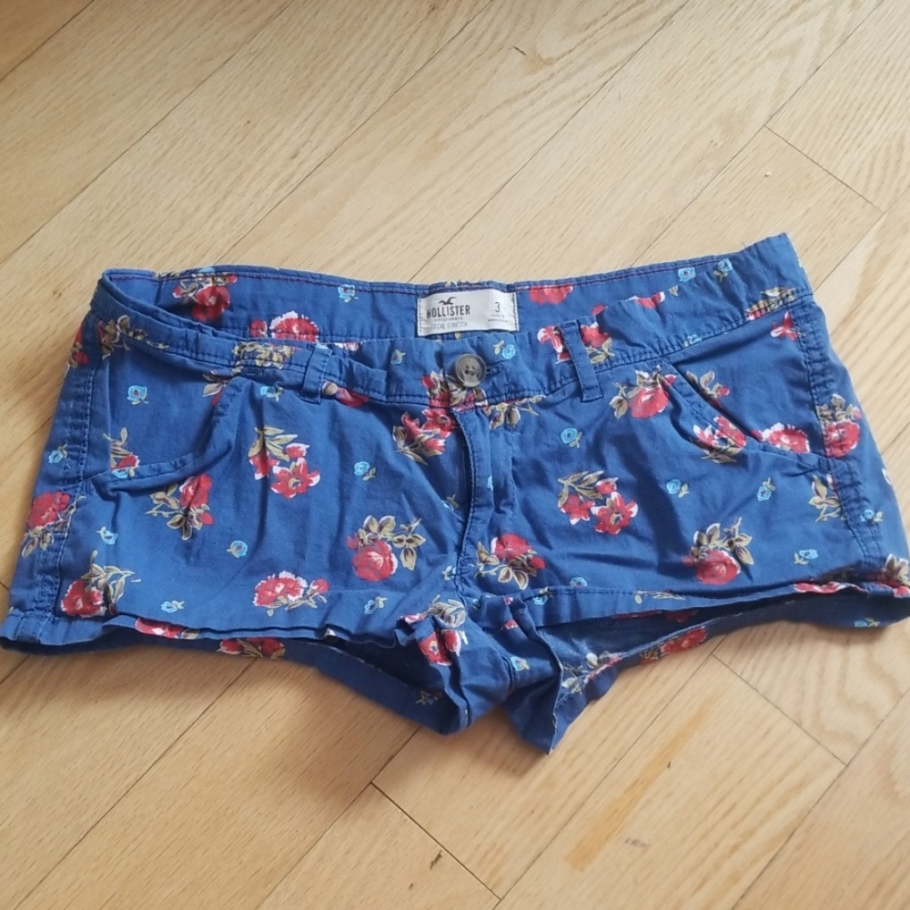 Hollister stretch shorts